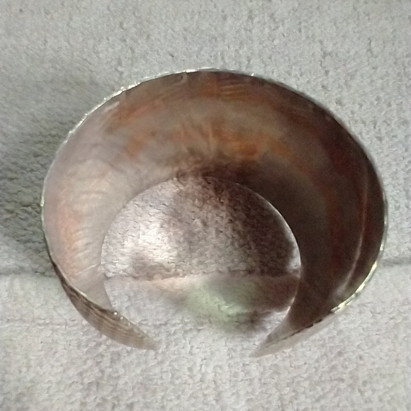 Super wide textured goldtone cuff bracelet runway statement - Picture 4 of 4